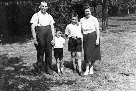 Luc met zijn ouders en broer Julien